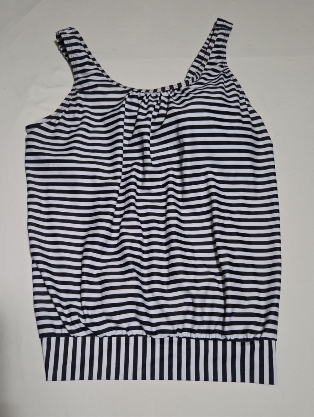 Chic Women's 2X black striped bathing suit top #21